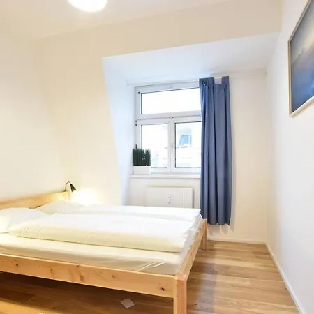 Relaxing Family + Parking Near Highway Apartment Innsbruck