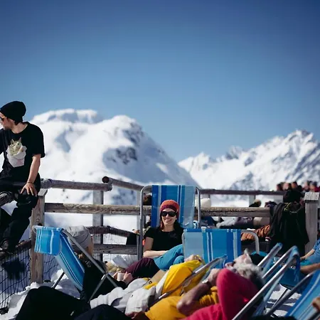 Relaxing Family + Parking Near Highway Apartment Innsbruck
